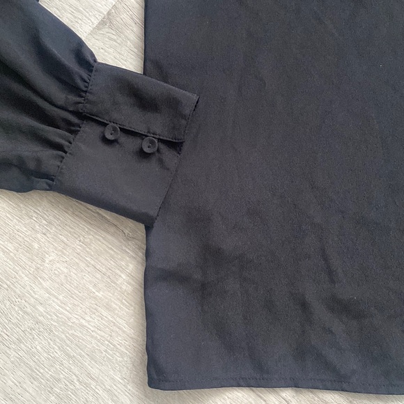 BCBGMaxAzaria Black Blouse - Picture 4 of 6